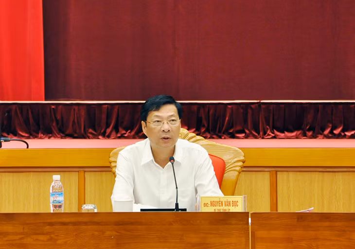 Bí thư Tỉnh ủy Nguyễn Văn Đọc kết luận nội dung cuộc họp.