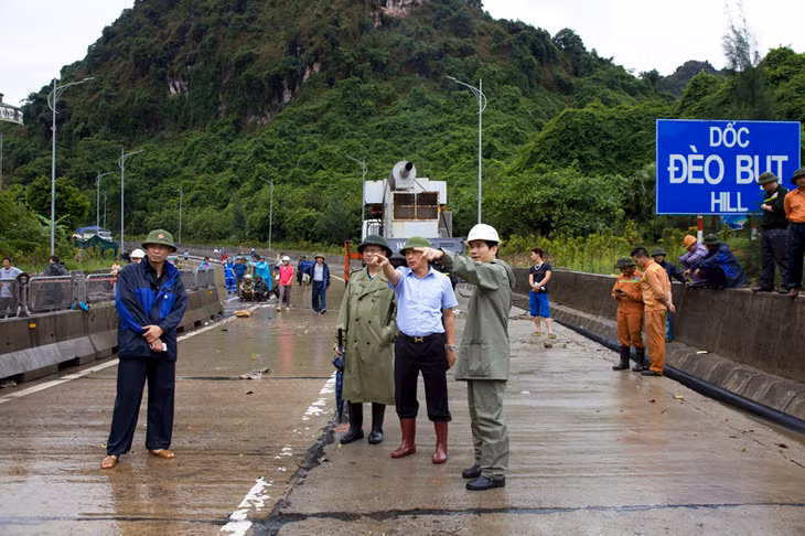 Lãnh đạo thành phố luôn túc trực chỉ đạo công tác chống ngập tại khu vực Đèo Bụt