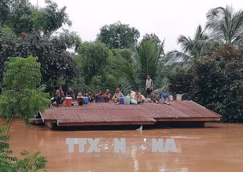 Cảnh ngập lụt sau khi đập thủy điện Sepien Senamnoi tại tỉnh Attapeu, Lào bị vỡ ngày 24/7. Ảnh: EPA/TTXVN.