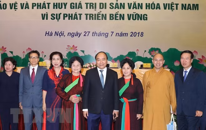 Thủ tướng Nguyễn Xuân Phúc và các đại biểu tại hội nghị. (Ảnh: Thống Nhất/TTXVN)