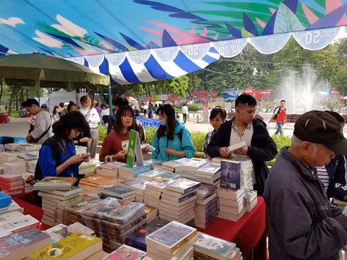 Chúng ta đang có một lượng người đọc sách tiềm năng nhưng lại chưa quan tâm đến văn học.
