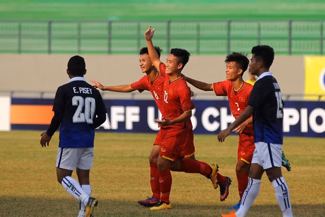 Niềm vui của các tuyển U16 Việt Nam khi đánh bại Campuchia. Ảnh: AFF.