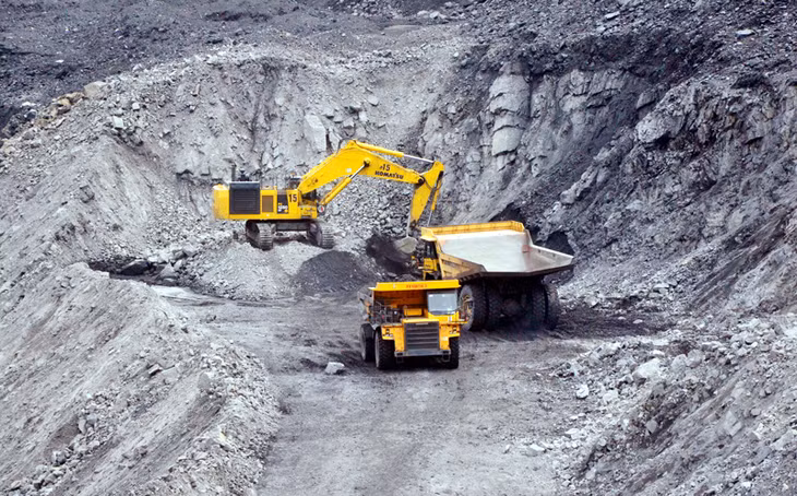 Xe Komatsu có trọng tải từ 50 đến 91 tấn luôn hoạt động hết công suất.