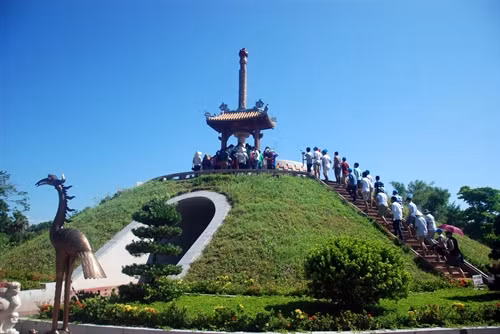 Thành cổ là nơi ghi dấu những chiến công của quân và dân ta trong 81 ngày đêm lịch sử, bảo vệ thị xã Quảng Trị, mùa Hè năm 1972.
