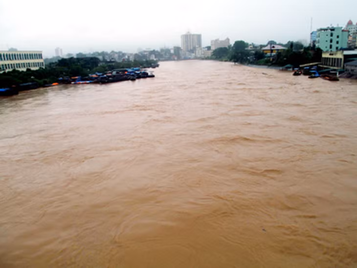 đêm qua trên Sông Ka Long xuất hiện lũ nhỏ