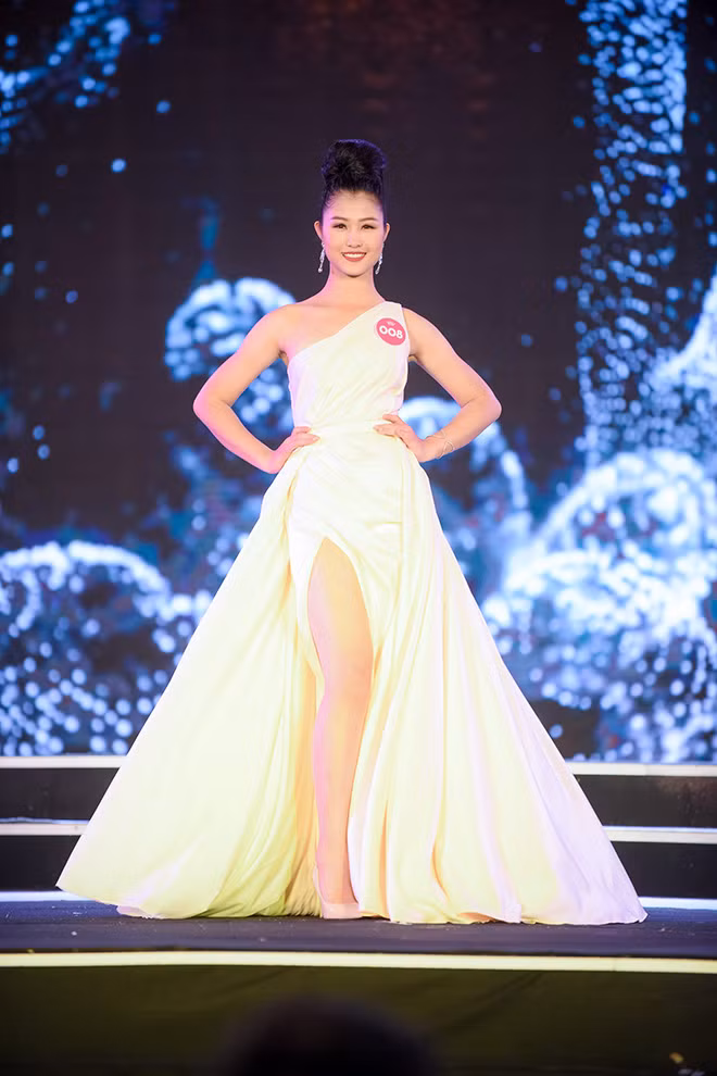 Trần Thị Ngọc Bích – SBD 008.