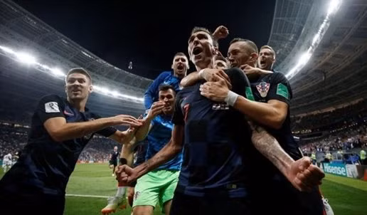  Mario Mandzukic ghi bàn thắng quyết định giúp Vatreni có lần đầu tiên tham dự một trận chung kết World Cup.