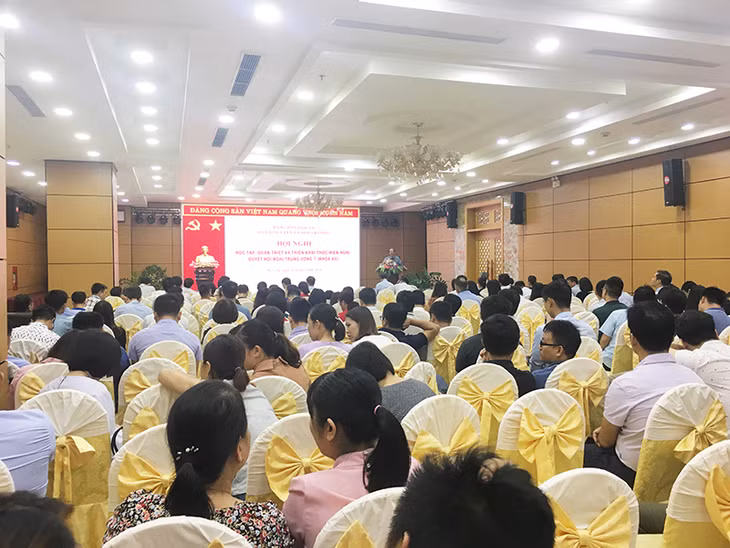Quang cảnh hội nghị