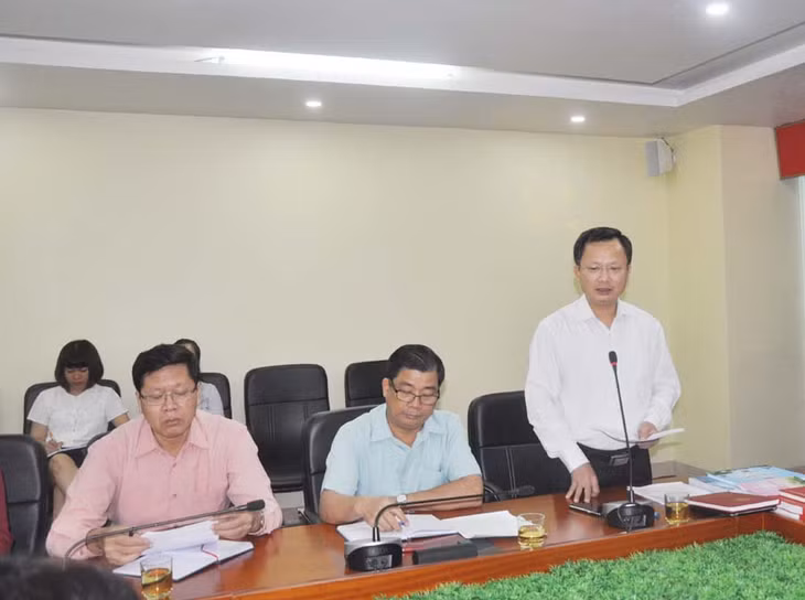 Lãnh đạo Ban Tuyên giáo Tỉnh uỷ báo cáo tại buổi làm việc.
