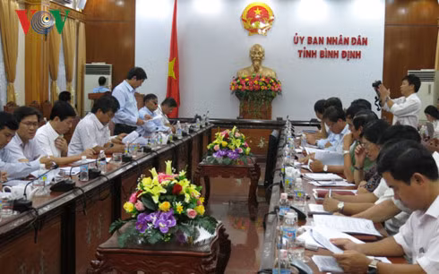 UBND Bình Định và đơn vị liên quan nghe Tổ thẩm định báo cáo kết quả thẩm định tàu cá vỏ thép nằm bờ