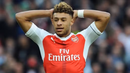  The Blues đã gia nhập cuộc đua sở hữu chữ ký của Alex Oxlade-Chamberlain cùng Liverpool và Manchester City. Ảnh: Sky Sports.