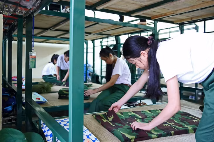 Các học viên nhí tự lập trong sinh hoạt hằng ngày