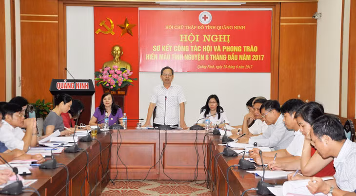 Đồng chí Vũ Hồng Hải, Chủ tịch Hội CTĐ tỉnh phát biểu tại hội nghị.