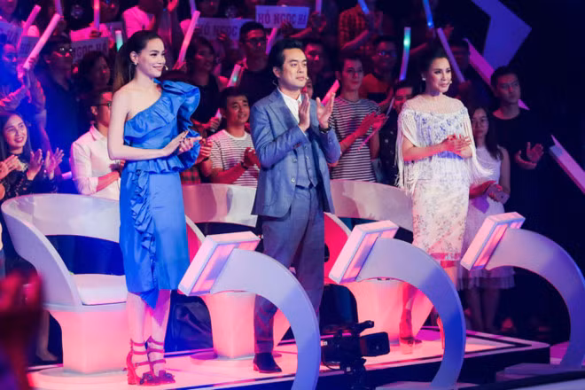 Hồ Quỳnh Hương trên ghế nóng chương trình Be A Star - Bạn là ngôi sao. Ảnh: Thành Luân.