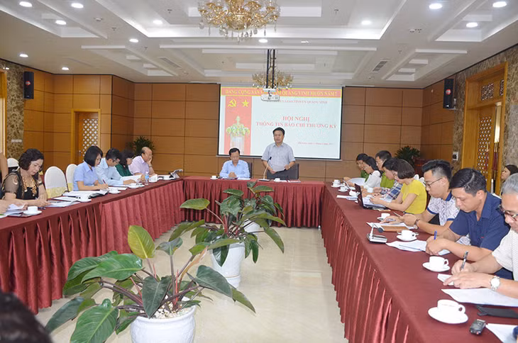 Đồng chí Nguyễn Đức Thành, Phó Chủ tịch HĐND tỉnh thông tin về nội dung kỳ họp thứ 5, HĐND khóa XIII