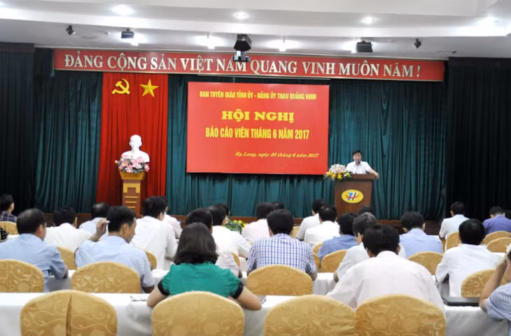Quang cảnh hội nghị