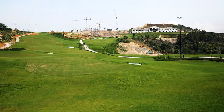 Sân golf Ngôi sao Hạ Long sẽ là một sản phẩm du lịch cho Hạ Long. Ảnh: Đỗ Phương