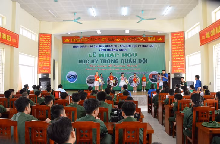 Quang cảnh lễ xuất quân 