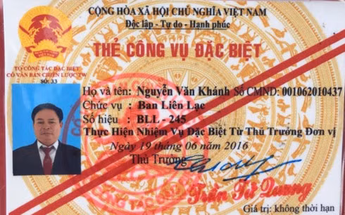 Thẻ công vụ đặc biệt giả mạo ghi Nguyễn Văn Khánh giữ chức vụ Ban Liên Lạc.