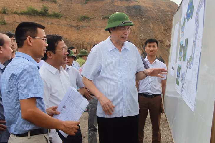 Chủ tịch UBND tỉnh Nguyễn Đức Long kiểm tra tình hình triển khai Dự án Trung tâm tâm xử lý chất thải rắn của Công ty CP Tập đoàn Indevco, huyện Hoành Bồ