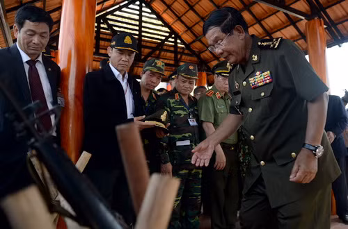 Thủ tướng Hun Sen thăm lại nơi mà ông từng đặt chân đến Bình Phước 40 năm trước. Ảnh: Nhã Phương.