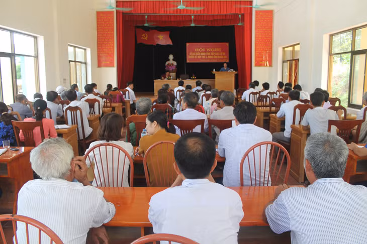 Đại biểu HĐND tỉnh tiếp xúc cử tri huyện Hoành Bồ.