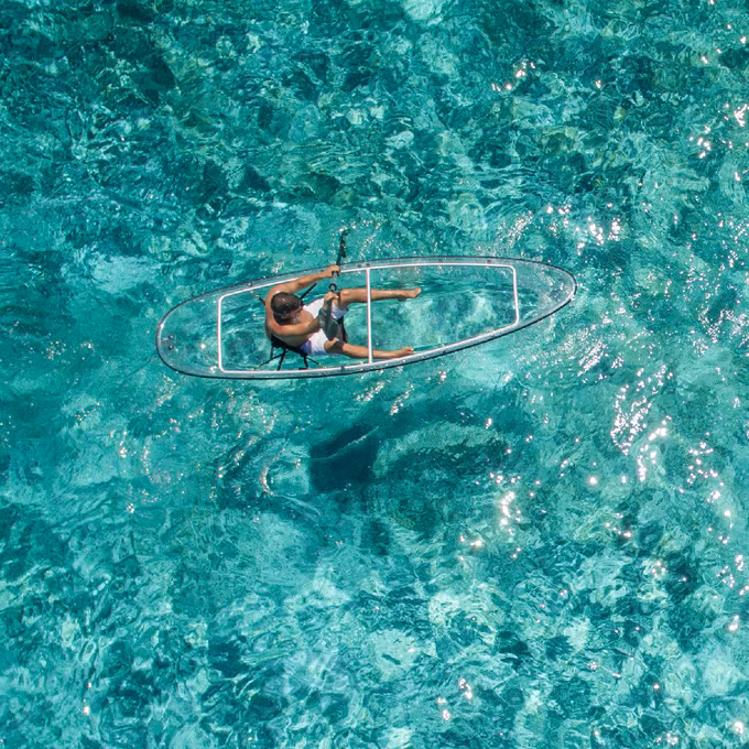 Brian Maxfield, thành viên ban quản trị của Crystal Kayak chia sẻ rằng công ty của ông muốn thiết kế ra một chiếc thuyền dễ sử dụng, dành cho cả những người thuần thục với bộ môn này và đầu tiên thử sức. Ảnh: touchofmodern.