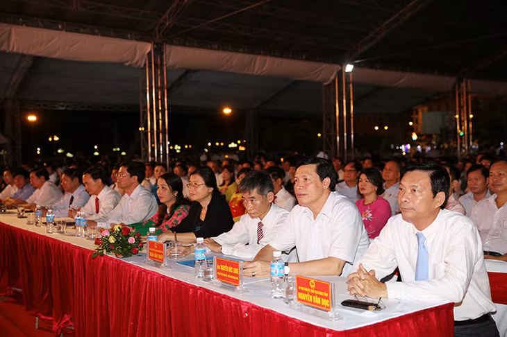 Các đại biểu dự lễ tuyên dương.