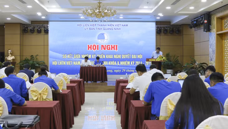 Quang cảnh hội nghị sơ kết.