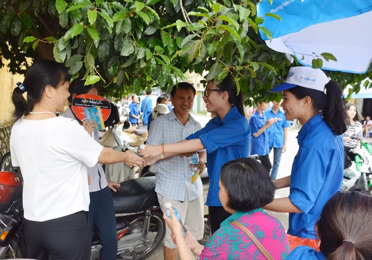 Đoàn viên thanh niên tình nguyện