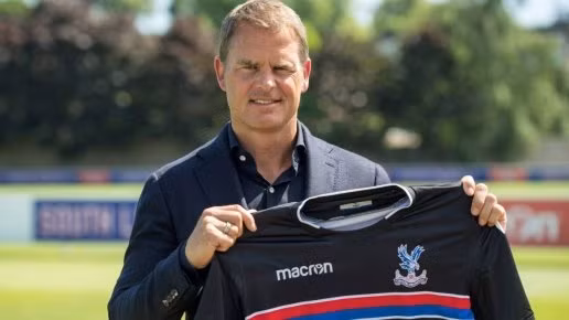  Frank de Boer sẽ dẫn dắt Crystal Palace mùa giải tới.