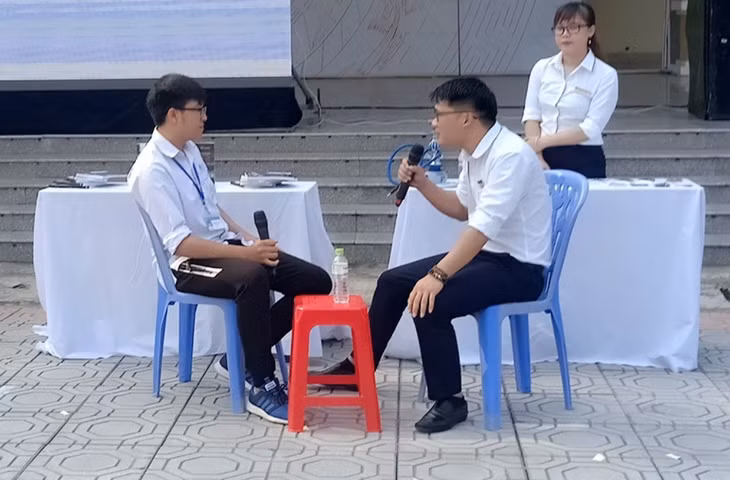 Học sinh tham gia tình huống giả định nguy cơ nghiện ma túy