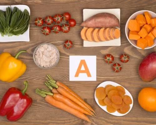 Cà rốt, mơ đào, xoài, đu đủ, ... là những thực phẩm giàu vitamin A và tốt cho thị lực