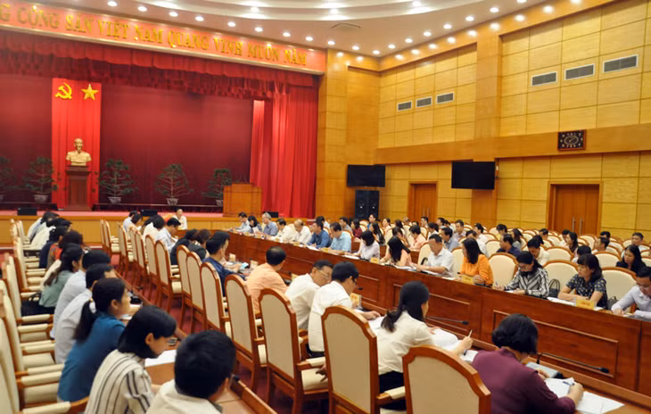 Quang cảnh buổi làm việc. 