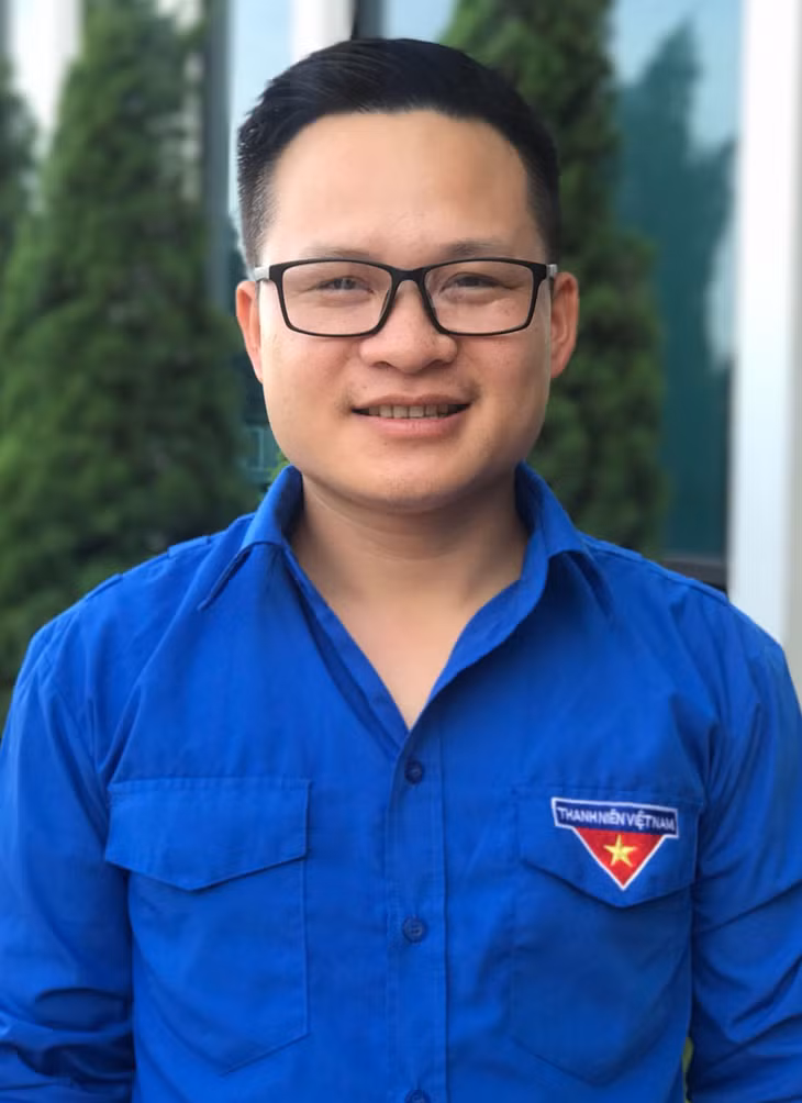 Anh Trần Việt Dũng, Phó Bí thư huyện đoàn Bình Liêu đồng hành cũng nhiều thanh niên nghèo khởi nghiệp. 