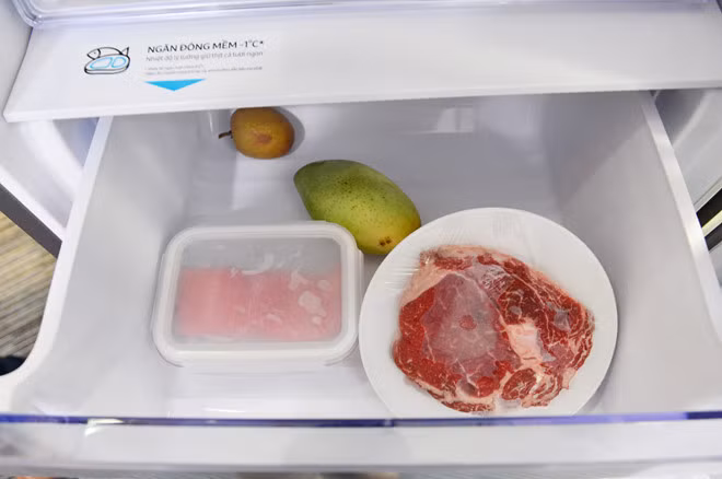 Ngăn đông mềm giúp bảo quản thực phẩm tươi sống.