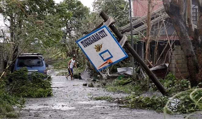 Siêu bão Mangkhut gây thiệt hại ở Hong Kong.(Nguồn: CNN)