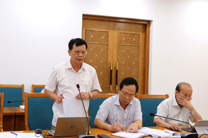Lãnh đạo Sở GT-VT phát biểu tại cuộc họp.