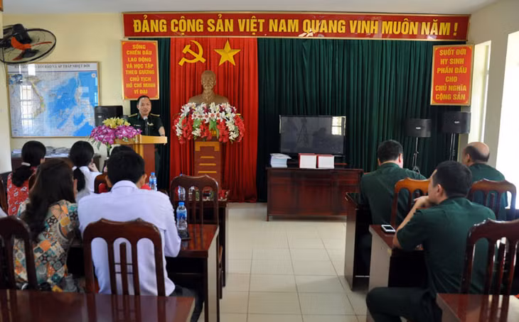 Quang cảnh buổi tiếp nhận