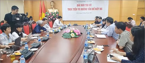 Các đại biểu tham dự tọa đàm