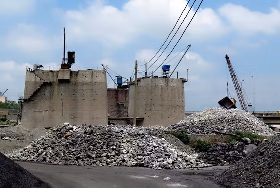 Đến thời điểm này Hiện tại toàn thành phố còn 57 lò vôi với 96 ống lò đang hoạt động