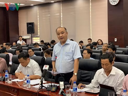 Ông Lê Quang Nam, Giám đốc Sở Tài nguyên và Môi trường Đà Nẵng trả lời tại họp báo.