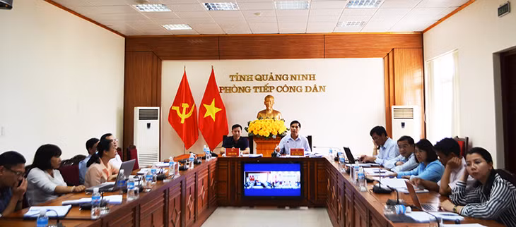 Quang cảnh buổi tiếp công dân