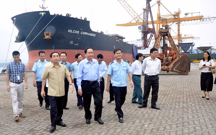 Đoàn kiểm tra, giám sát thực tế tại Chi cục Hải quan cảng Cái Lân.