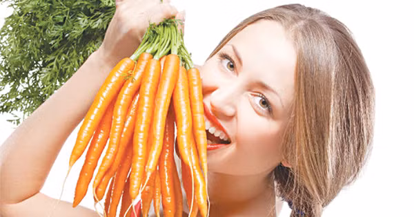 Thường xuyên dùng thức ăn giàu vitamin A sẽ giúp bạn sở hữu đôi mắt sáng long lanh