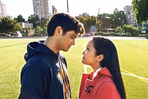 Lana Condor và nam chính của phim, Peter Kavinsky.