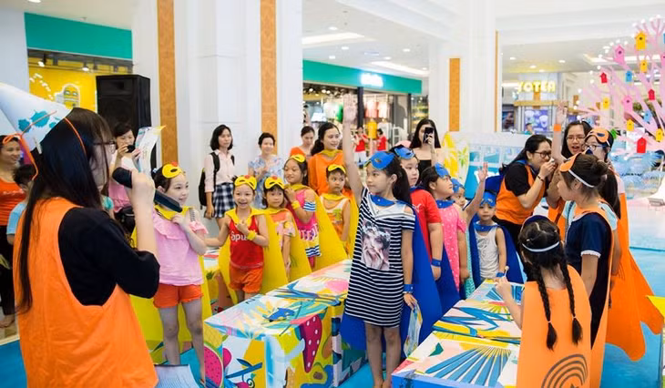 Nhiều hoạt động vui chơi bổ ích, lý thú dành cho các bé tại Vincom trong dịp Trung thu.
