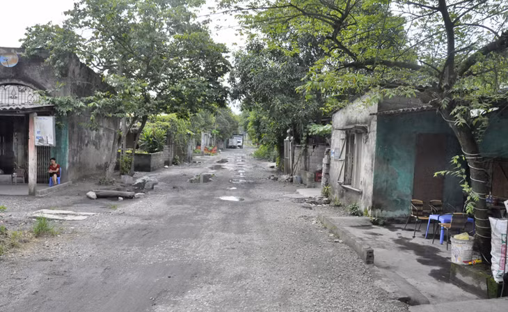 Các hộ dân thuộc diện di dời ra khỏi vùng ngập lụt ở xóm Cầu Gỗ, thôn Khe Sím, xã Dương Huy, Cẩm Phả.