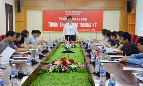 Phạm Hồng Cẩm, Phó Trưởng Ban Tuyên giáo Tỉnh ủy phát biểu tại hội nghị