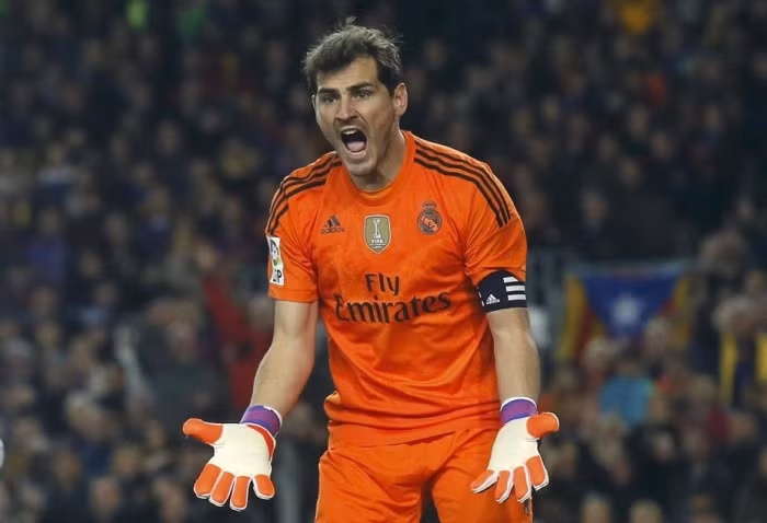 Iker Casillas háo hức sang Arsenal